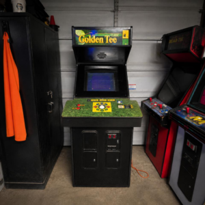 Golden Tee Classic original arcade cabinet rental for golf themed parties, corporate events, and weddings in Pittsburgh PA, Event Rentals of Pittsburgh